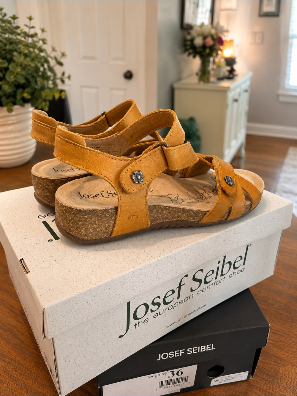 Josef Seibel Natalya 11 Sandals EU 36 /US Women’s 5.5–6 Mustard Yellow Sandals - Picture 2 of 3